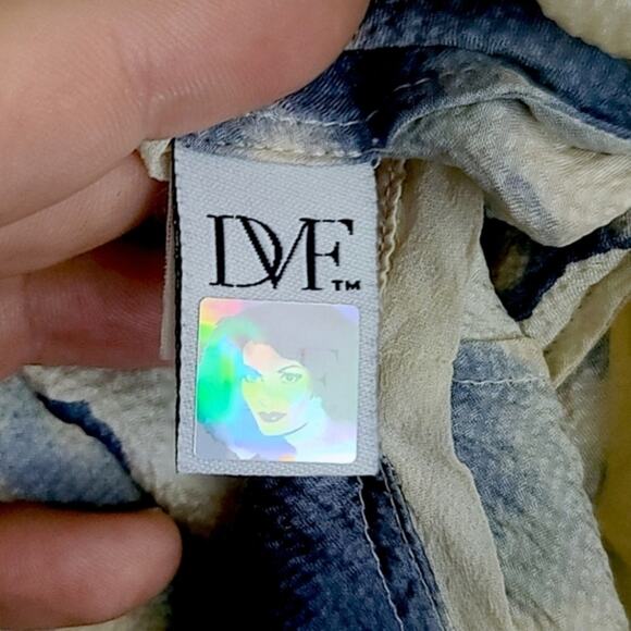 Diane von Furstenberg Women's Tank Top Silk Floral Capsule Wearable Art Size 2 - Picture 7 of 9